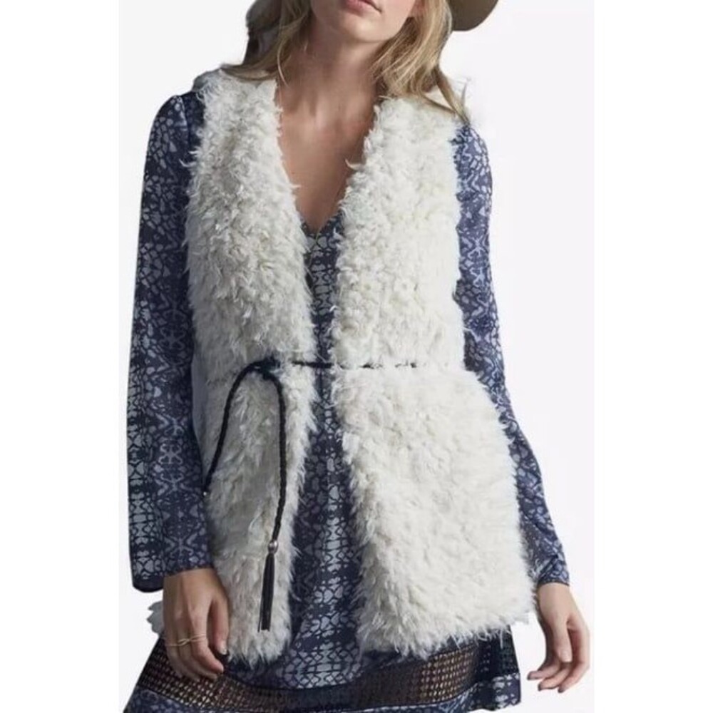 Tart fur vest, size small